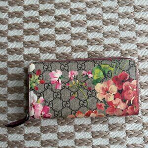 Like New Gucci Wallet